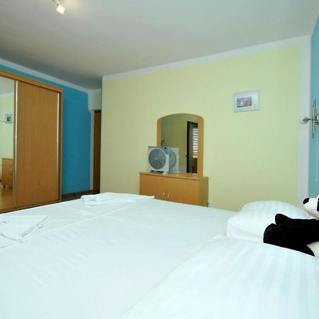 Roso Apartment With Sea View Trogir Bagian luar foto