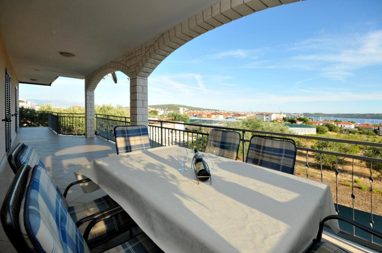 Roso Apartment With Sea View Trogir Bagian luar foto