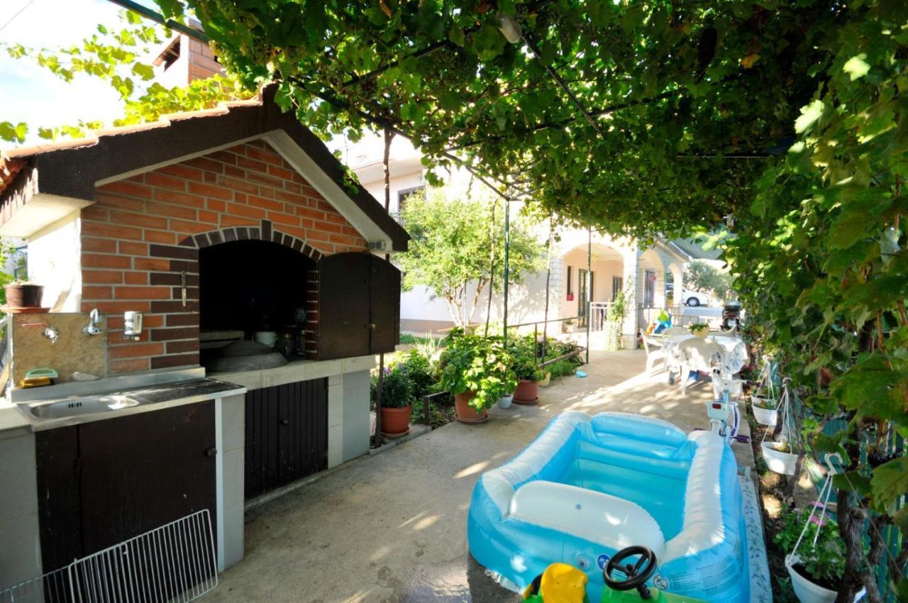 Roso Apartment With Sea View Trogir Bagian luar foto