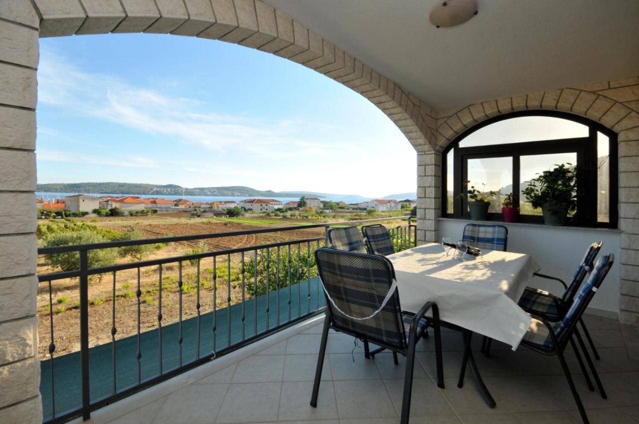 Roso Apartment With Sea View Trogir Bagian luar foto