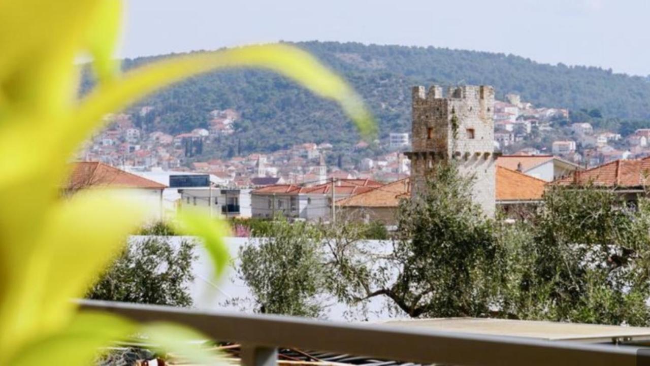 Roso Apartment With Sea View Trogir Bagian luar foto