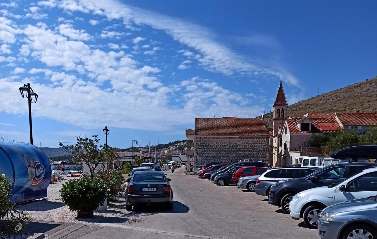 Roso Apartment With Sea View Trogir Bagian luar foto